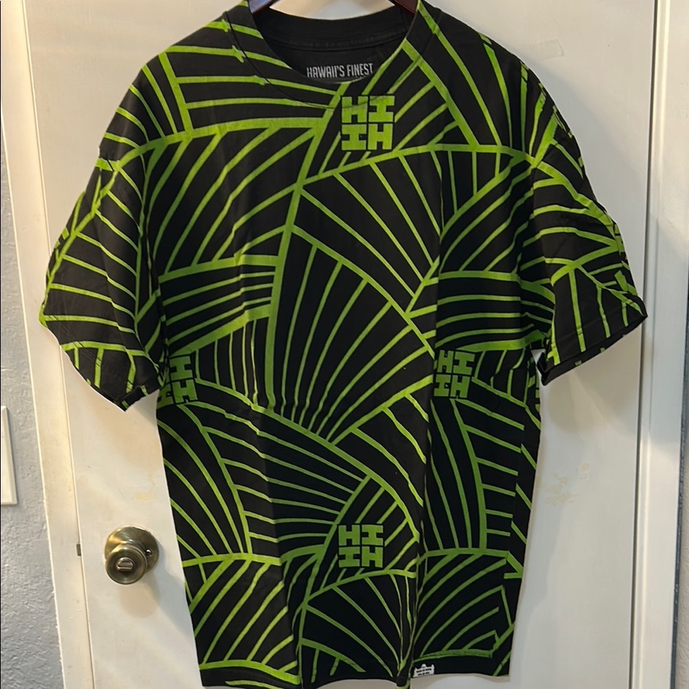 Hawaii's Finest Mens Sz XL Aina Line 2015 Black Green Patterned T Shirt Hawaiian
